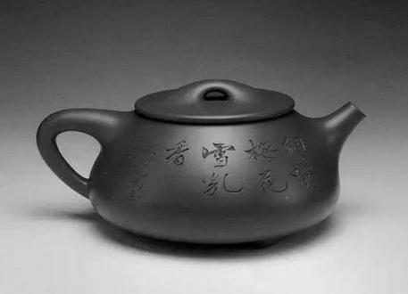 玉芳制紫砂壶_宜兴玉芬的制壶人_宜兴玉壶春